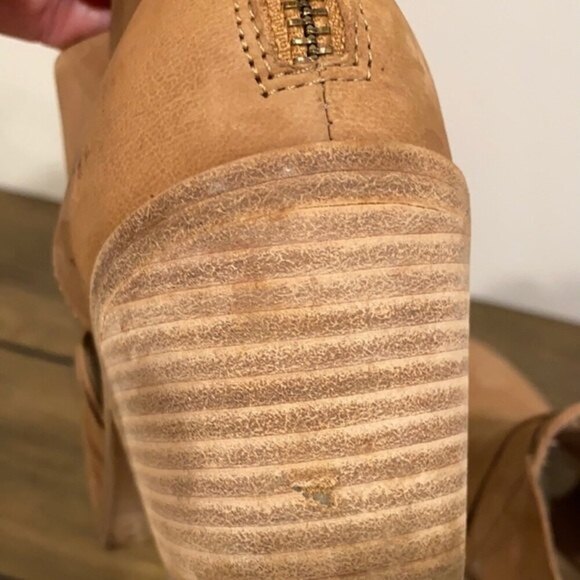 Eileen Fisher Walt cross bootie in wheat nubuck. - Picture 8 of 12
